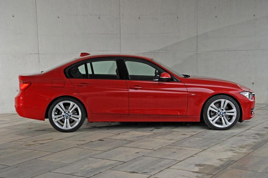  BMW 3-Series 2012 года  (фото 33 из 191)